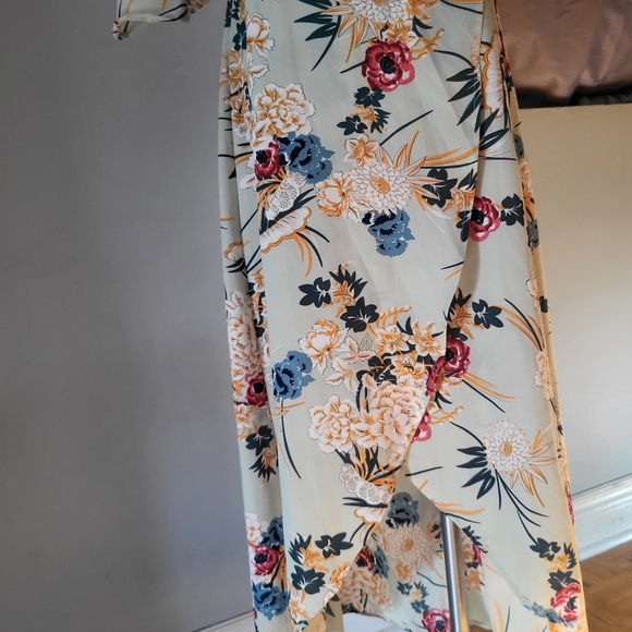 Floral Maxi Wrap Dress - Green - Picture 4 of 8